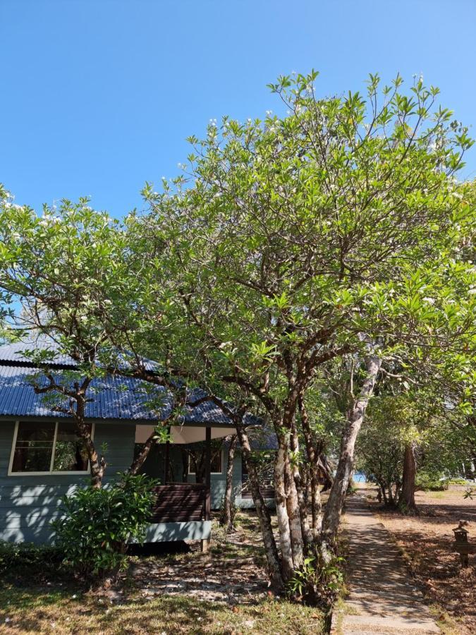 Phayam Cottage Resort Koh Phayam Exterior photo